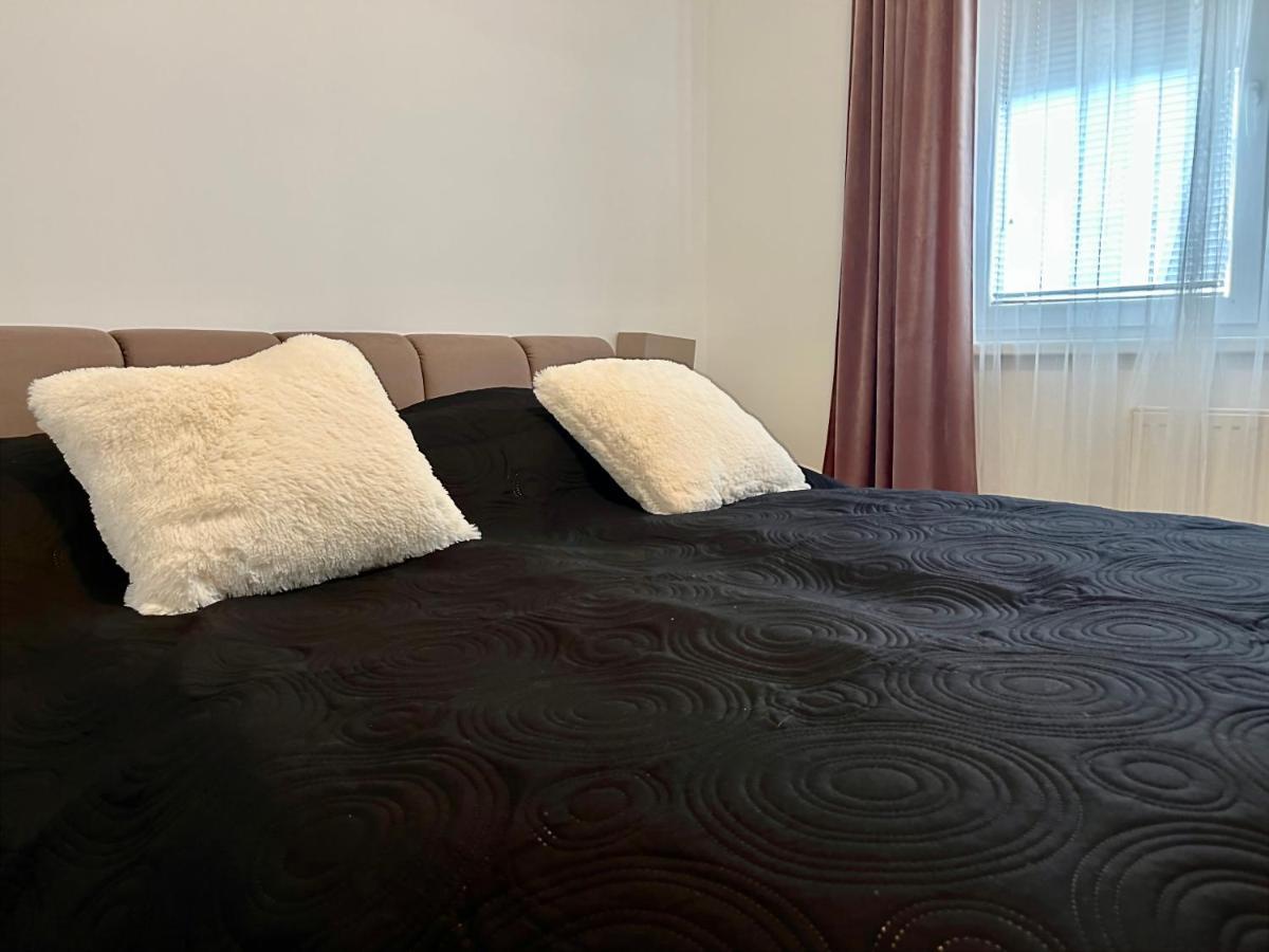 Diamond Apartments - 3 Bedroom, Luxurious Apartment In The Heart Of The City Budapest Eksteriør bilde