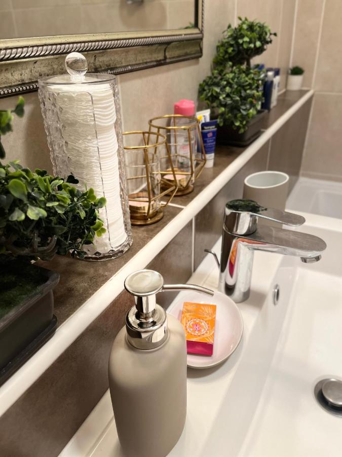 Diamond Apartments - 3 Bedroom, Luxurious Apartment In The Heart Of The City Budapest Eksteriør bilde