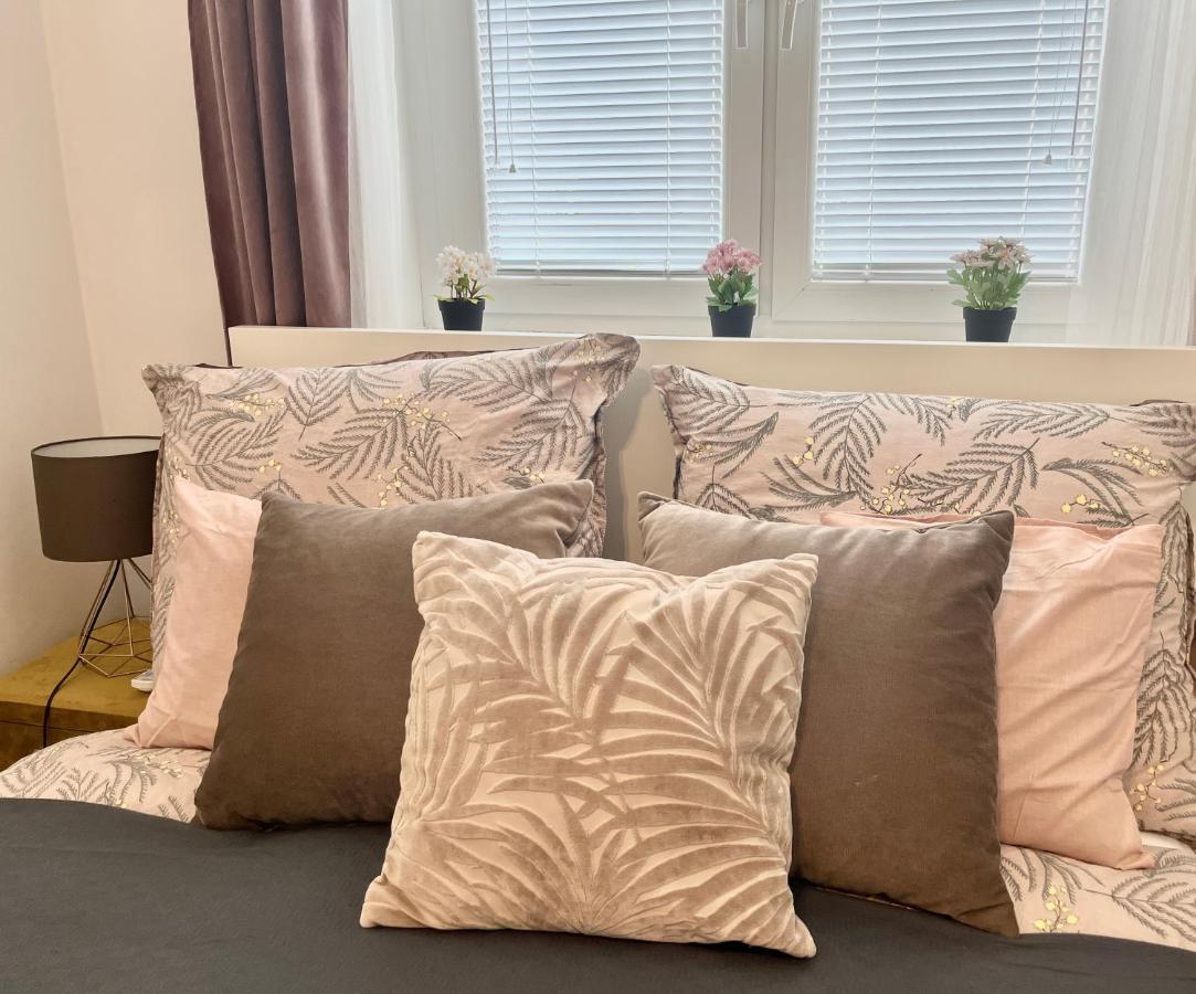 Diamond Apartments - 3 Bedroom, Luxurious Apartment In The Heart Of The City Budapest Eksteriør bilde