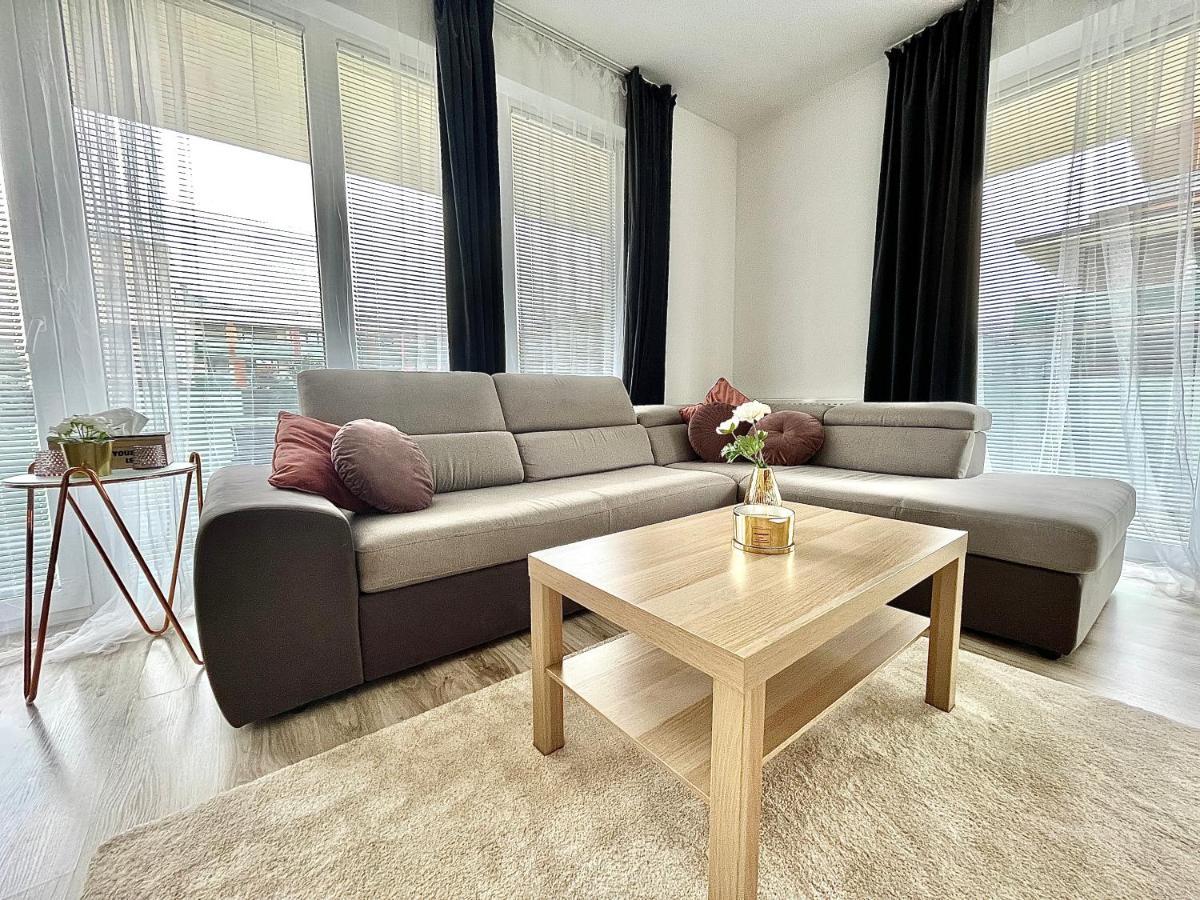 Diamond Apartments - 3 Bedroom, Luxurious Apartment In The Heart Of The City Budapest Eksteriør bilde