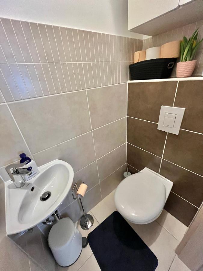 Diamond Apartments - 3 Bedroom, Luxurious Apartment In The Heart Of The City Budapest Eksteriør bilde